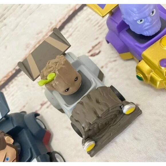 MARVEL AVENGERS Limited Edition Pull Back Race Cars - Picture 8 of 12